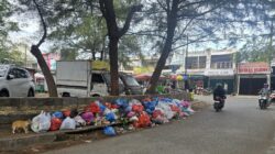 Tak Ada Kontainer, Sampah Menumpuk di Samping MPP Lambaro