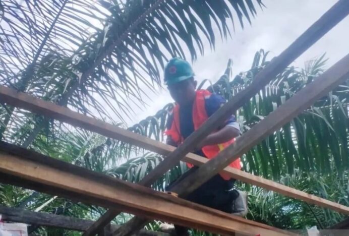 BPBD Aceh Barat Perbaiki Rumah Warga yang Rusak Akibat Angin Kencang