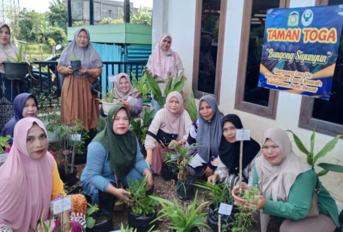 Tim Pembina Kesehatan Tradisional Puskesmas Darul Imarah Tinjau Kader ASMAN TOGA Leu Ue