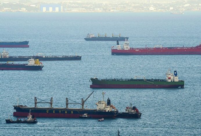 Angkatan Laut AS Cegat Kapal Terkait Iran di Laut Arab