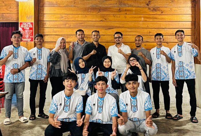 Gelar Jamuan Makan Malam, Sabur Lepas Atlit Bulutangkis Aceh Besar ke Pra PORA