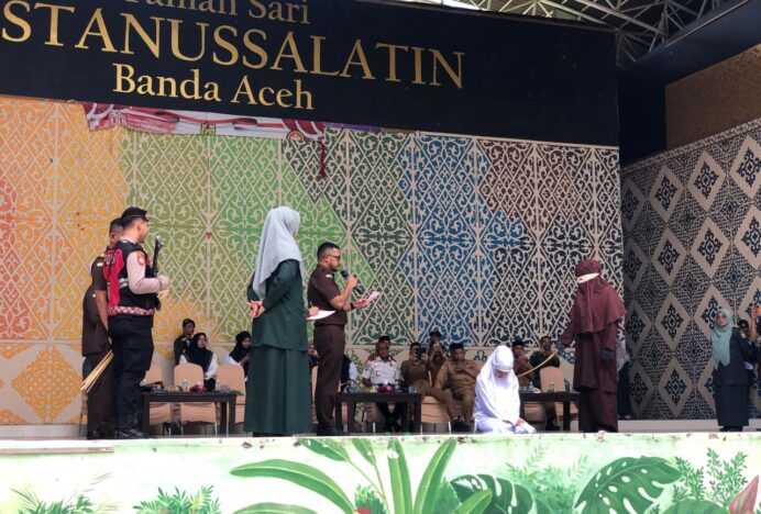 Enam Terpidana Dicambuk di Banda Aceh, Zina Dicambuk 100 Kali