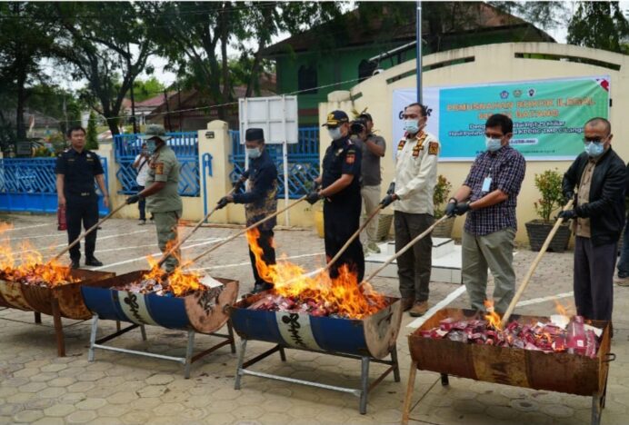 Bea Cukai Langsa Musnahkan 545 Ribu Batang Rokok Ilegal, Negara Rugi Rp886 Juta