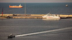 Menengok Cara Kapal Berhasil Lintasi Hormuz Sejak Perang Meletus