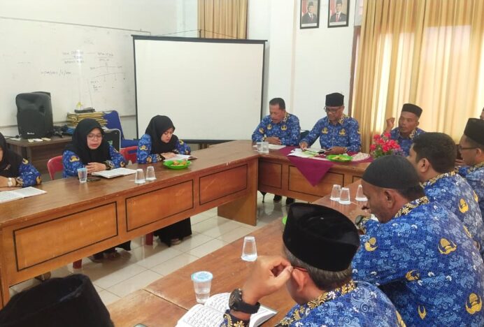 Dinas Pangan Kabupaten Aceh Besar menerima sertifikat penghargaan dari Badan Pangan Nasional atas capaian dalam penerapan Sistem Manajemen