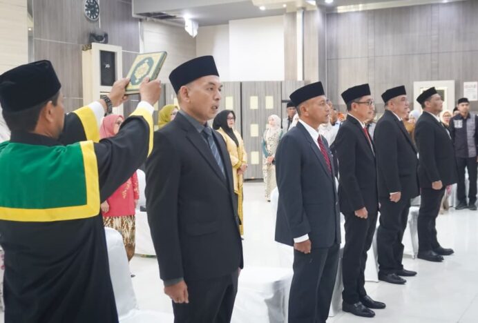 Wali Kota Illiza Lantik Muhammad Zubir sebagai Kadiskominfotik Kota Banda Aceh