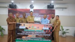 Pemkab Pulau Buru Kirim 2.000 Botol Minyak Kayu Putih untuk Korban Bencana Aceh