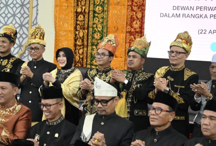 Balutan Pakaian Adat, Serune Kale, dan Jamuan Khas Aceh Warnai Paripurna HUT ke-821 Kota Banda Aceh