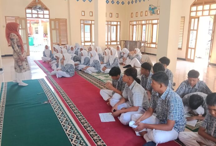 Puskesmas Lampisang Gelar Skrining PTM dan Edukasi Kesehatan di SMA Negeri 1 Peukan Bada