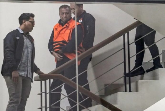 KPK Tangkap Bupati Tulungagung, Uang Miliaran dan Sepatu Mewah Disita