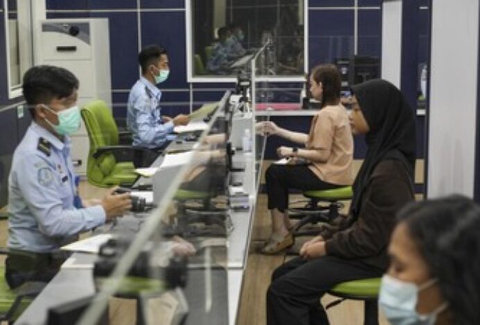 Kasus Pungli Turis WNA, Kepala Imigrasi Batam Dicopot dan Diperiksa