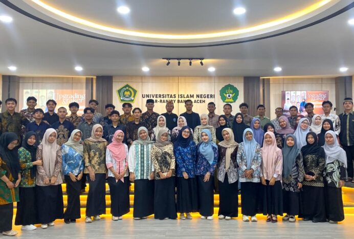 Meneguhkan Arah Gerak Organisasi, Himpunan Mahasiswa Hukum Keluarga Gelar Upgrading dan Rapat Kerja di Aula Rektorat UIN Ar-Raniry