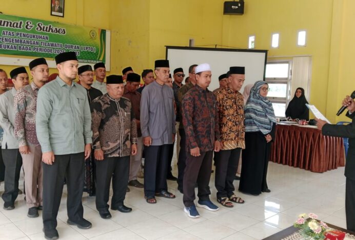 Camat Peukan Bada Lantik Pengurus LPTQ Kecamatan Periode 2026-2031