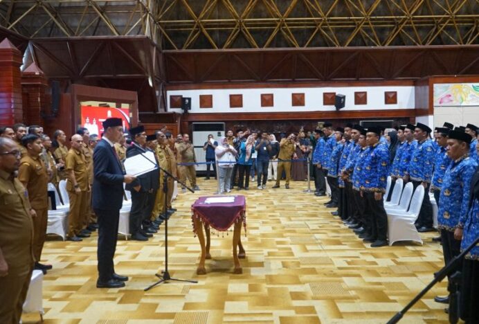 Sekda Aceh Lantik Pejabat Administrator dan Pengawas, Tekankan Percepatan Kinerja Pemerintah