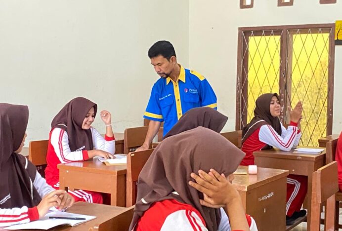SMAN 1 Peukan Bada Gelar Workshop Menulis untuk Tingkatkan Literasi Siswa