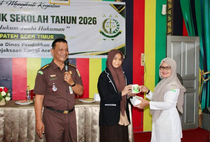 Kejati Aceh Gelar Program Jaksa Masuk Sekolah di SMAN 1 Idi Rayeuk