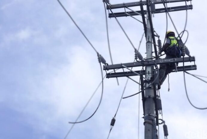 PLN Sebut 540 Penyulang Rusak Bikin Listrik Sumatera Padam, 173 Dipulihkan