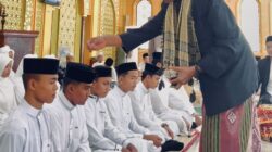 Ketua MPU Aceh Selatan Peusijuk 19 Santri MUQAS Khatam Hafal Qur’an 30 Juz