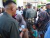 Mualem Bagikan Uang Meugang dari Dana Pribadi, Seribuan Warga Datangi Meuligoe Gubernur Aceh