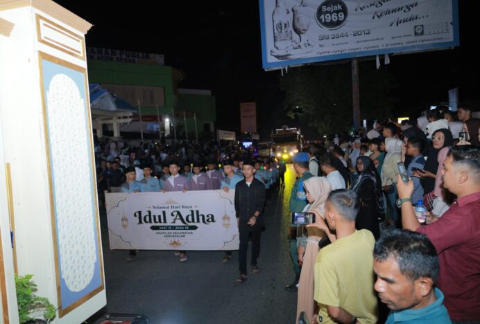Ribuan Masyarakat Antusias Ramaikan Pawai Takbiran di Aceh Besar
