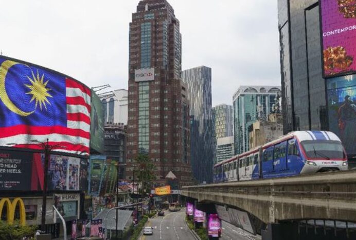 Malaysia Lumpuh, Ribuan Orang Luntang-lantung di Imigrasi