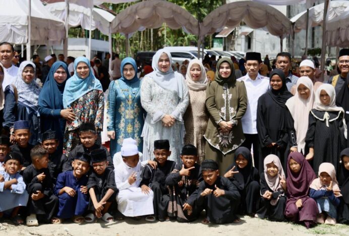 Kak Na Rayakan Idul Adha Bersama Warga di Aceh Barat