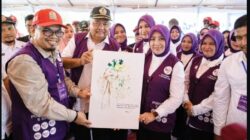Peringati Hari Posyandu Nasional, Dinsos Aceh Serahkan Bantuan untuk Masyarakat Aceh Utara