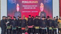 Wali Nanggroe Kukuhkan Prof Yusri Yusuf sebagai Ketua MAA Aceh 2026–2031