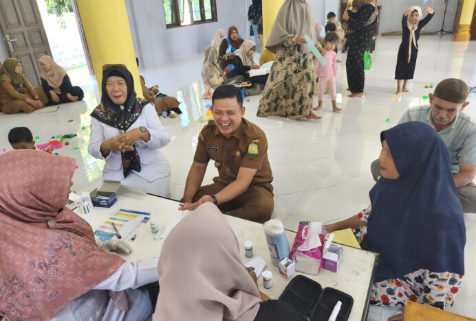 Camat Darul Kamal Saweu Gampong Biluy, Pastikan Gebrak Posyandu Optimal
