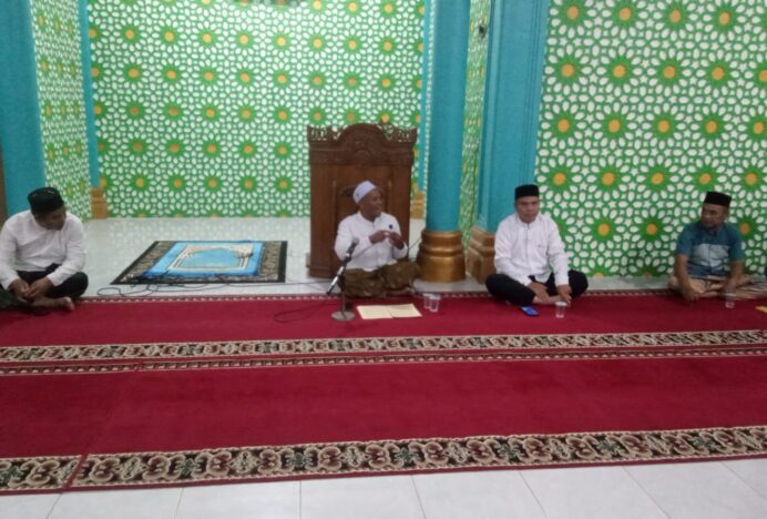 Rais Syuriah PCNU Aceh Singkil Ust. Abi Khalidin Isi Kajian ASWAJA di Masjid Al Muthawwa Kampung Kilangan Singkil