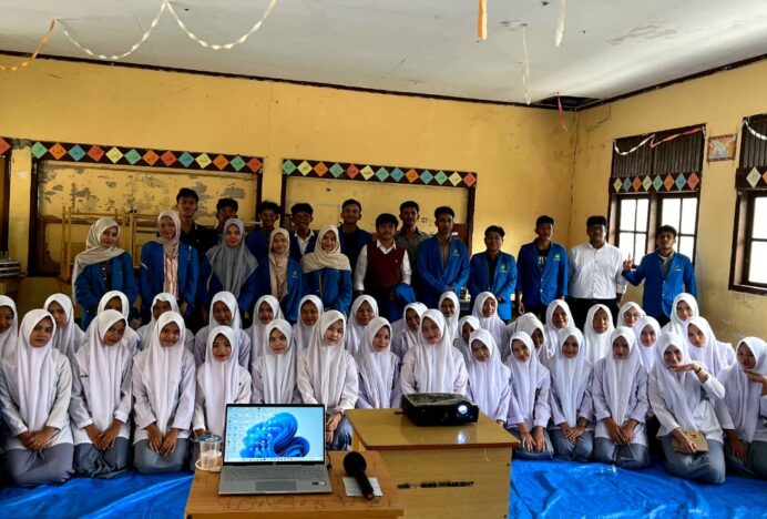Untuk Kedua Kalinya, Mahasiswa Aceh Besar UIN Ar-Raniry Gelar Saweu Sikula di SMA Negeri 1 Masjid Raya