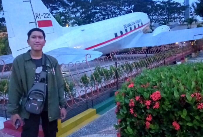 Dakota RI-001 Seulawah 16 Juni 1948: Peran Tgk. Daud Beureueh dan Tafsir Hasan Tiro tentang Martabat Aceh dalam Sejarah Bangsa