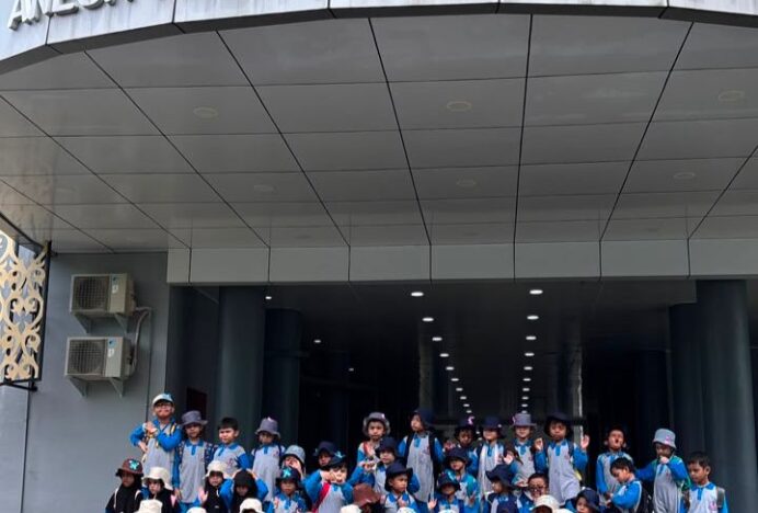 Edukasi Ekonomi Kreatif Sejak Dini, 100 Siswa TKIK Imam An Nawawi Jelajahi 13 Unit Inovasi di Gedung AMANAH