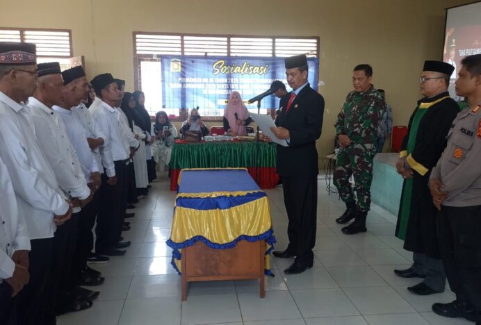 Camat Lantik Tuha Peut Se-Kecamatan Kuta Baro, Tekankan Penguatan Fungsi Pengawasan Gampong