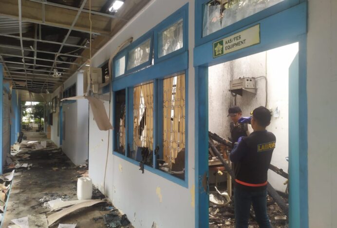 Labfor Polri dan Inafis Satreskrim Polresta Banda Aceh Olah TKP di Fakultas Pertanian USK, Temukan Botol Berisi Cairan Kimia