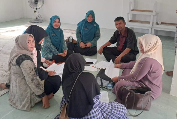 TP-PKK Peukan Bada Bina Gampong Lamlumpu Hadapi Lomba Gammawar dan Gelari Pelangi