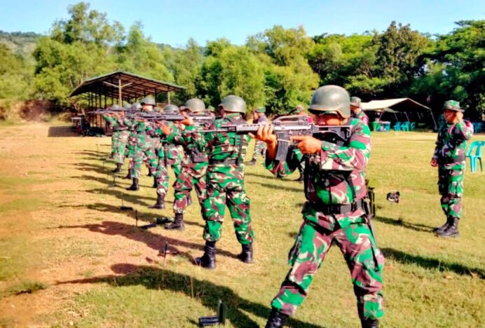 Tingkatkan Profesionalisme Prajurit, Kodim 0101/KBA Gelar Latihan Menembak Senjata Ringan