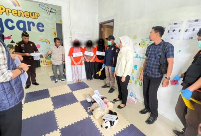 Rekonstruksi Aniaya Batita di Baby Preneur Daycare Lamgugob, Tersangka Peragakan 62 Adegan