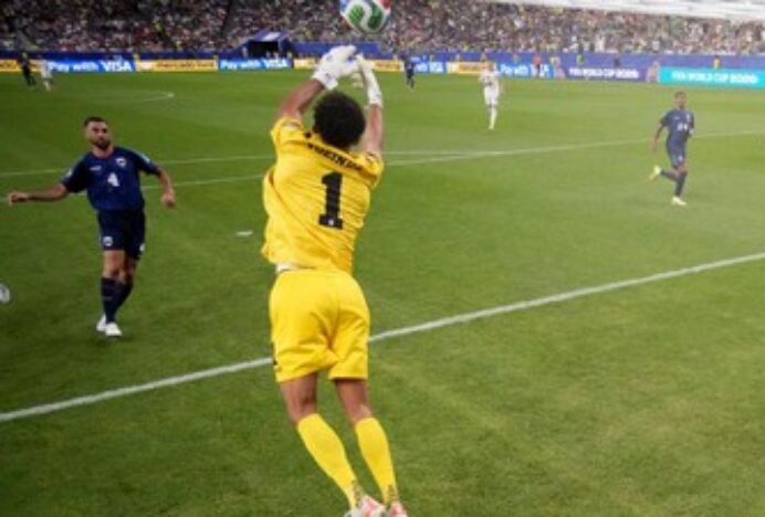 Kiper Cape Verde Vozinha Cetak Rekor, Selevel Dino Zoff di Piala Dunia