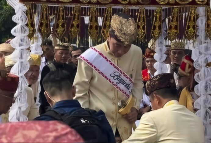 Safari ke Lampung, Jokowi Terima Gelar Adat “Baginda Pemuka Bangsa”