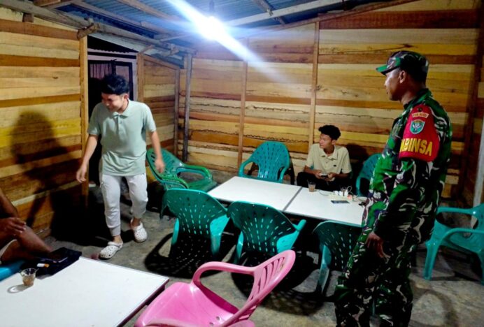 Jaga Kondusivitas Desa Binaan, Serka Musrizal Sambangi Warga Gampong Lamjuhang