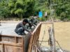 Pembangunan Jembatan Gantung Penghubung Dua Desa di Nagan Raya Dipercepat