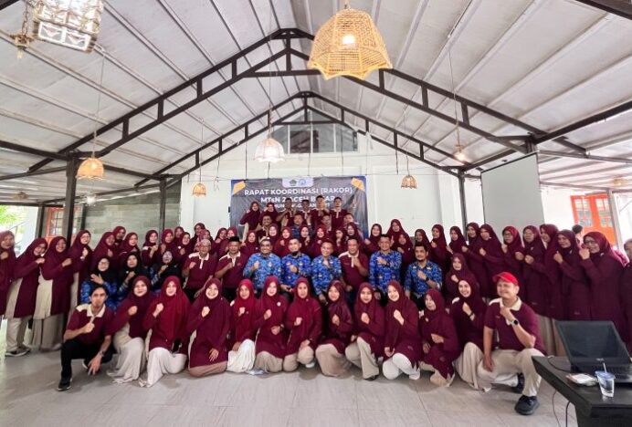 Kakan Kemenag Aceh Besar Buka Rakor MTsN 2 Aceh Besar, Bahas Penguatan Program Coding dan Robotik