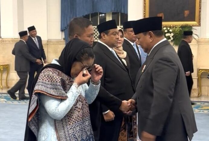 Momen Nanik Nangis Usai Dilantik Prabowo Jadi Kepala BGN