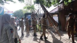 Satpol PP dan WH Aceh Besar Kembali Bongkar Bangunan Liar di Baitussalam