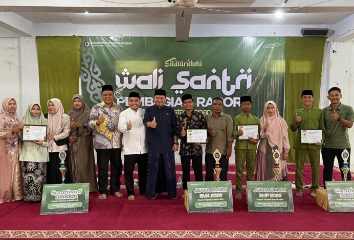 Dayah Terpadu Inshafuddin Apresiasi Prestasi Santri dengan Pemberian Beasiswa