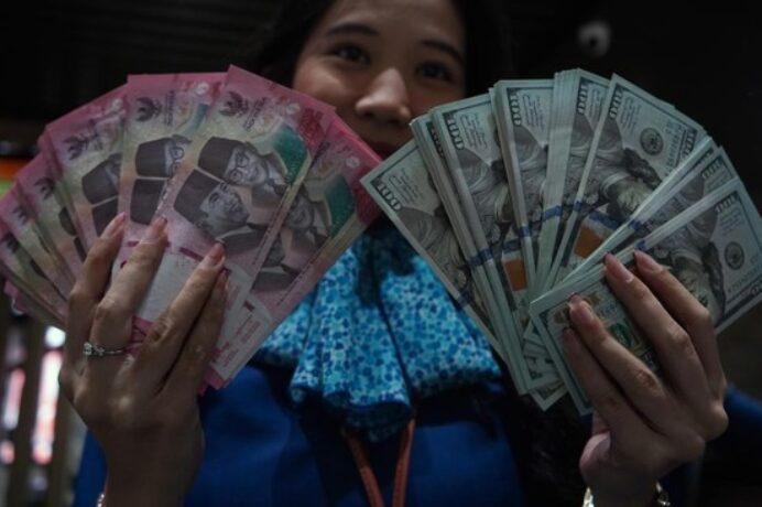 Rupiah Melemah ke Rp17.844 per Dolar AS Pagi Ini