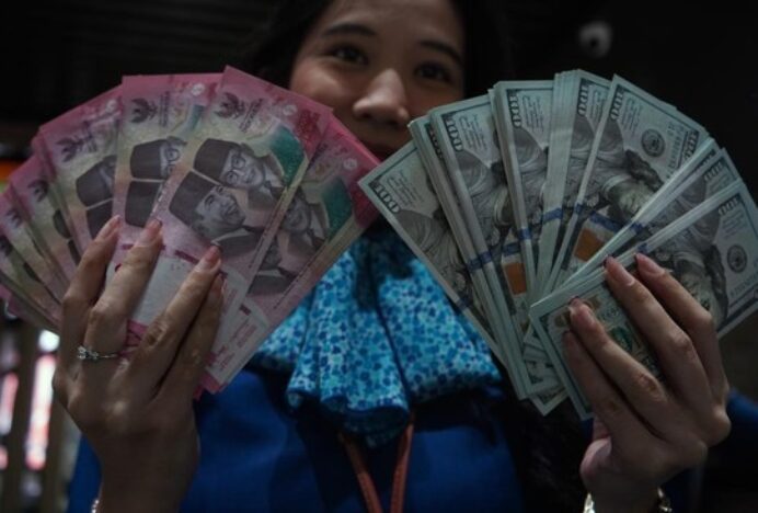 Rupiah Melemah ke Rp17.844 per Dolar AS Pagi Ini