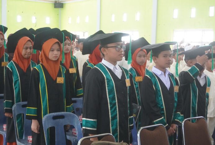 72 Santri Naik Tingkat dan 14 Santri Diwisuda, TPQ Tgk. Syiek Empee Trieng Gelar Tasyakkur Akbar