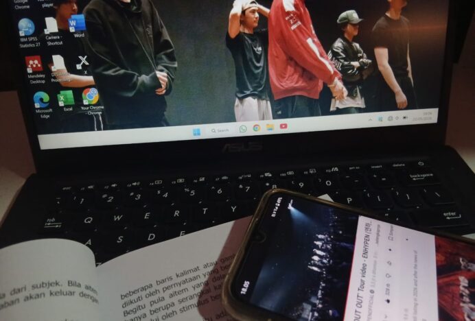 Alunan Musik K-POP Sebagai Strategi Koping Dalam Menghadapi Tugas dan Pertemanan